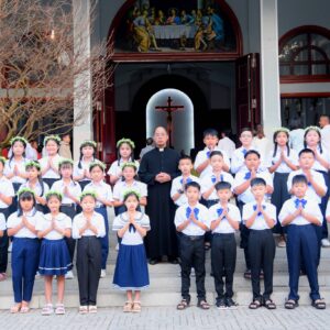 Gx. Hòa Hội: 32 thiếu nhi Rước Chúa lần đầu- Ngày 08.02.2026