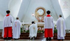 Gx. Vinh Châu: Chầu Thánh Thể thay Giáo phận - Ngày 01.02.2026