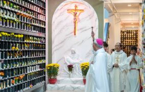 Nhà thờ Mồ Bà Rịa: Thánh lễ tạ ơn cuối năm và Làm phép Nhà Hài Cốt