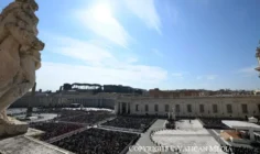 Tiếp kiến chung (25/3/2026): Phẩm trật trong Giáo hội được Đức Kitô thiết lập để giúp Dân Chúa đạt đến ơn cứu độ