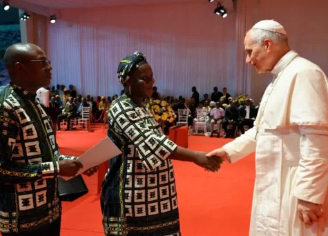 [Tông du Guinea Xích Đạo] Đức Thánh cha Lêô XIV gặp gỡ giới trẻ và các gia đình tại sân vận động Bata