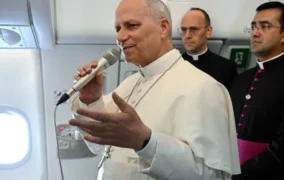 Đức Thánh Cha Lêô: Tôi đến Phi châu để khích lệ tín hữu Công giáo, không để tranh luận với ông Trump