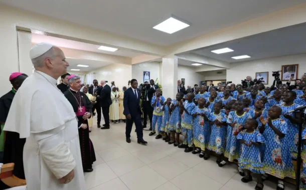 [Tông du Camerun] Đức Thánh Cha thăm cô nhi viện Ngul Zamba