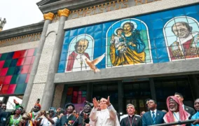 Đức Thánh Cha Lêô tham dự buổi gặp gỡ vì hoà bình tại Bamenda