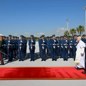 [Tông du Algeria] Đức Thánh Cha Lêô XIV rời Algeria, bắt đầu chuyến tông du tại Camerun