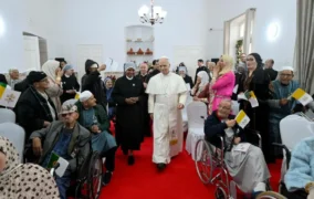 [Tông du Algeria] Đức Thánh Cha thăm nhà dưỡng lão của Dòng Tiểu Muội Người Nghèo