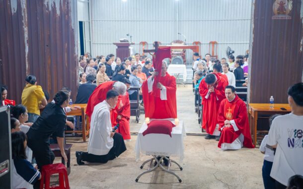 Gx. Thanh An: Đức cha Giáo phận cử hành Nghi thức Thứ Sáu Tuần Thánh tại Giáo họ Leng