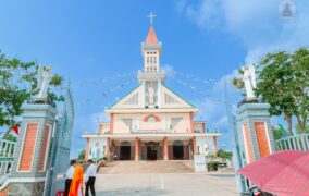 Gx.Sơn Bình: Chầu Thánh Thể thay Giáo phận - 19.4.2026