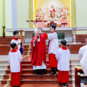 Gx. Sơn Bình: Sốt sắng cử hành phụng vụ Tam Nhật Thánh 2026
