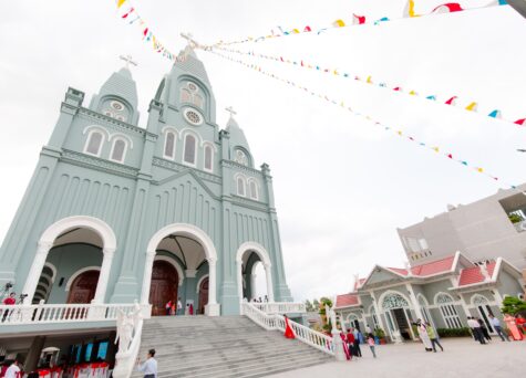 Gx. Thủ Lựu: Thánh lễ tạ ơn cung hiến thánh đường và thánh hiến bàn thờ