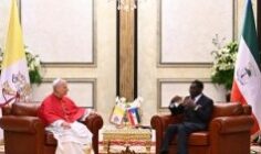 [Tông du Guinea Xích Đạo] Đức Thánh Cha Lêô XIV gặp gỡ Chính quyền, Xã hội dân sự và Ngoại giao đoàn