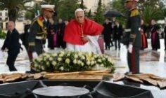 [Tông du Algieria] Đức Thánh Cha viếng Đài tưởng niệm Maqam Echahid