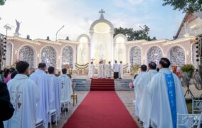 Gx. Phú Vinh: Thánh lễ tạ ơn khánh thành Linh đài và Nhà Chờ Phục Sinh