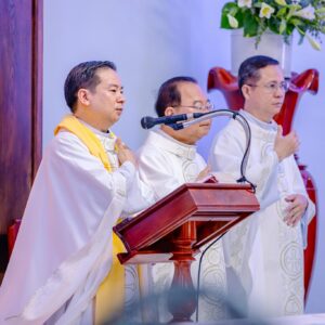 Gx. Bình Ba: Nghi thức nhận nhiệm sở của Cha Gioan Vũ Minh Vương