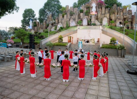 Gx. Vinh Châu: Mừng lễ Thánh Giuse Thợ và Khai mạc Tháng Hoa 2026