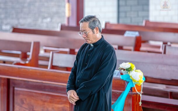 Gx. Đá Bạc: Chào đón Cha tân Chánh xứ Phêrô Đặng Duy Linh