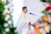 Gx. Hải Đăng: Cha Phêrô Huỳnh Tấn Phát tiếp nhận sứ vụ chủ chăn