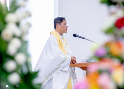 Gx. Hải Đăng: Cha Phêrô Huỳnh Tấn Phát tiếp nhận sứ vụ chủ chăn