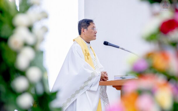 Gx. Hải Đăng: Cha Phêrô Huỳnh Tấn Phát tiếp nhận sứ vụ chủ chăn