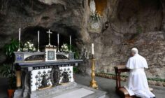 Hiệp thông với Đức Thánh Cha lần hạt Mân Côi vào ngày 30/5 cầu cho hòa bình