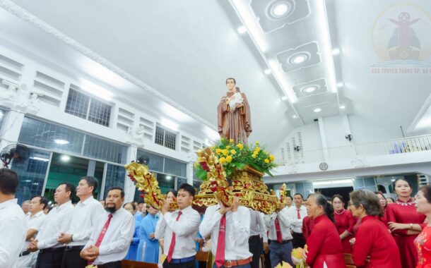 Gx. Thanh Phong: Mừng lễ Thánh Antôn Padova- Bổn mạng Giáo xứ và Cha xứ