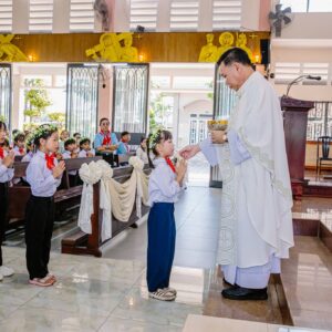 Gx. Quảng Nghệ: Thánh lễ ban Bí tích Thánh Thể lần đầu- Ngày 07.6.2026