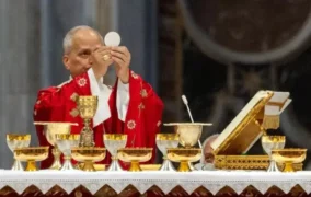 Ý nghĩa của cụm từ “Hy lễ của tôi cũng là của anh chị em” trong Thánh lễ