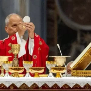 Ý nghĩa của cụm từ “Hy lễ của tôi cũng là của anh chị em” trong Thánh lễ