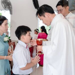 Gx. Hải Minh: Thánh lễ ban Bí tích Thánh Thể lần đầu- Ngày 07.6.2026