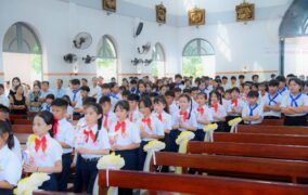 Gx. Hòa Sơn: Thánh lễ ban Bí tích Thánh Thể lần đầu- Ngày 14.6.2026