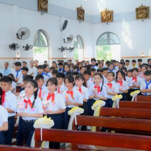 Gx. Hòa Sơn: Thánh lễ ban Bí tích Thánh Thể lần đầu- Ngày 14.6.2026