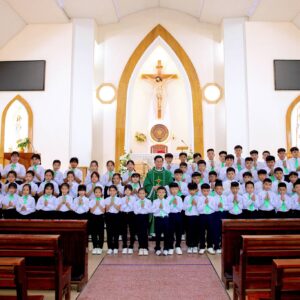 Gx. Phước Bình: 75 em thiếu nhi Rước lễ lần đầu - Ngày 14.6.2026