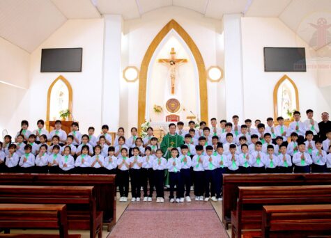Gx. Phước Bình: 75 em thiếu nhi Rước lễ lần đầu - Ngày 14.6.2026