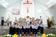 Gx. Hòa Tân: Thánh lễ ban Bí tích Thánh Thể lần đầu- Ngày 07.6.2026