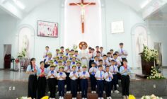 Gx. Hòa Tân: Thánh lễ ban Bí tích Thánh Thể lần đầu- Ngày 07.6.2026
