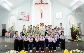 Gx. Hòa Tân: Thánh lễ ban Bí tích Thánh Thể lần đầu- Ngày 07.6.2026