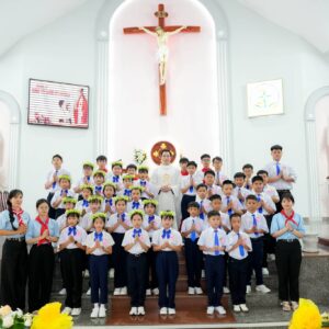 Gx. Hòa Tân: Thánh lễ ban Bí tích Thánh Thể lần đầu- Ngày 07.6.2026