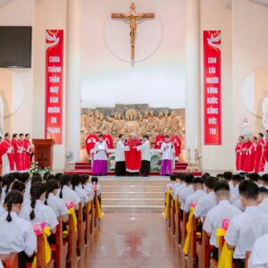 Gx. Hải Lâm: Các thánh lễ ban Bí tích Thêm Sức - 2026