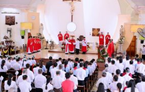 Gx. Hải Sơn:  Đức Cha Emmanuel ban Bí tích Thêm Sức cho 31 em thiếu nhi- Ngày 20.7.2026