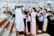 Gx. Lam Sơn: 88 em thiếu nhi rước lễ lần đầu- Ngày 05.7.2026