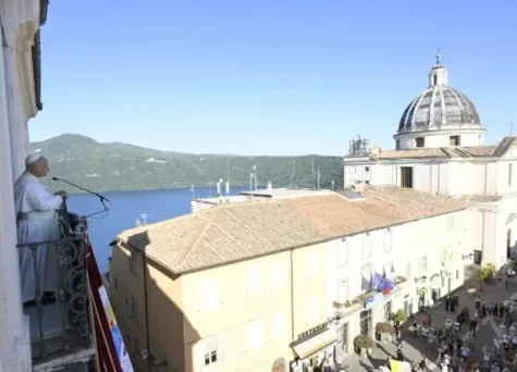 Đức Thánh Cha bắt đầu thời gian nghỉ hè tại Castel Gandolfo