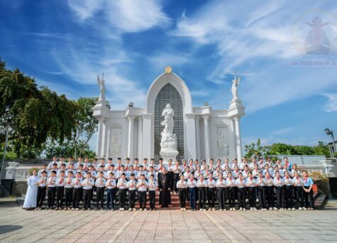 Gx. Kim Long: Thánh lễ ban Bí tích Thêm Sức- Ngày 13.7.2026