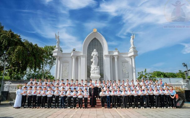 Gx. Kim Long: Thánh lễ ban Bí tích Thêm Sức- Ngày 13.7.2026