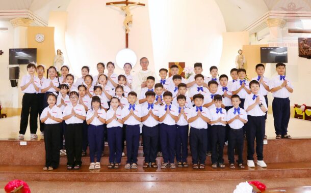 Gx. Hải Sơn: 44 em thiếu nhi rước lễ lần đầu- Ngày 12.7.2026