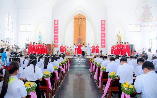 Gx. Hòa Sơn: Thánh lễ trao ban Bí tích Thêm Sức- Ngày 21.07.2026