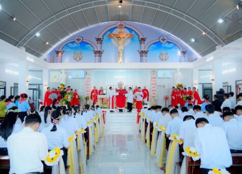 Gx. Tân Lâm: Đức Cha Emmanuel cử hành Thánh lễ ban Bí tích Thêm Sức- Ngày 30.07.2026