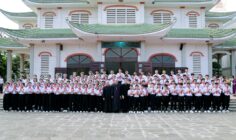 Gx. Ngãi Giao: 100 em thiếu nhi lãnh nhận Bí tích Thêm Sức