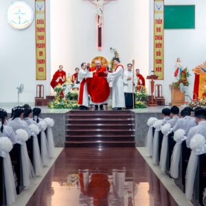 Gx. Trung Đồng: Đức cha Emmanuel ban Bí tích Thêm sức cho 136 em thiếu nhi- Ngày 09.7.2026