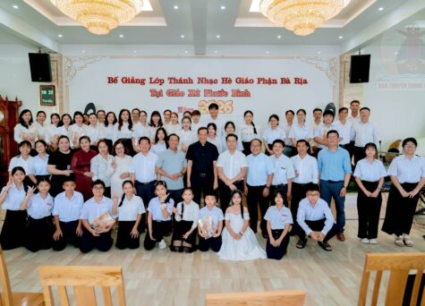 Gx. Phước Bình: Bế giảng Khóa Thánh Nhạc Hè 2026