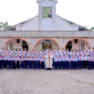 Gx. Xuân Hà: 81 em thiếu nhi lãnh nhận Bí Tích Thánh Thể lần đầu
